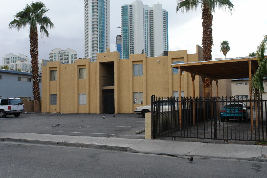 Melody Apartments in Las Vegas, NV - Foto de edificio