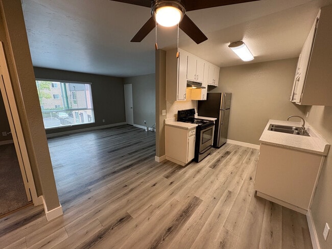 Pinewood Apartments in National City, CA - Building Photo - Building Photo
