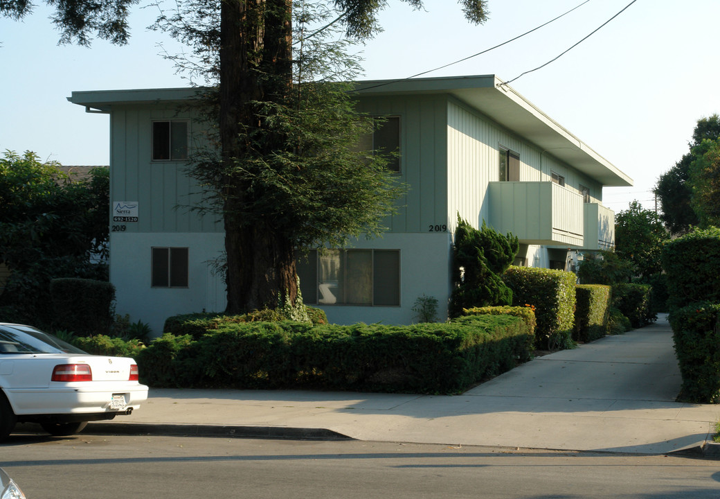 2019 Bath St in Santa Barbara, CA - Building Photo