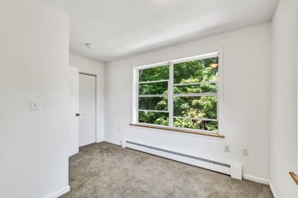 114 Cove Rd in Bangor, ME - Building Photo - Building Photo