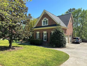 14028 Timbergreen Dr in Huntersville, NC - Foto de edificio - Building Photo