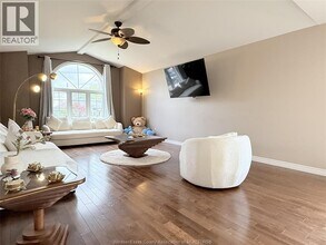 2313 Lesperance Rd in Windsor, ON - Building Photo - Building Photo