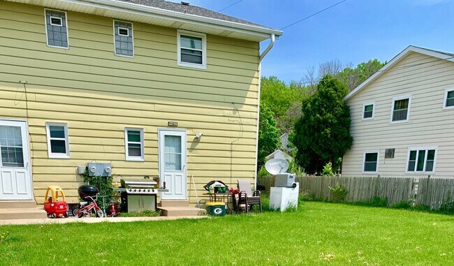 313 Darlene Dr in Waukesha, WI - Building Photo - Building Photo