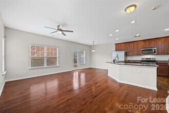 7333 Adare Mews Rd in Charlotte, NC - Building Photo - Building Photo