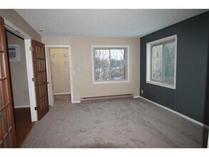 2160 Ridge Dr in Minneapolis, MN - Building Photo - Building Photo