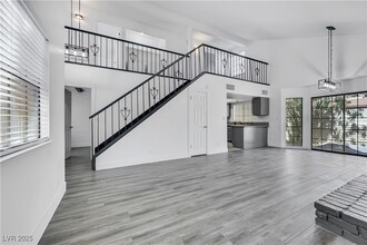 3267 Dawnflower St in Las Vegas, NV - Building Photo - Building Photo