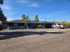 3731 W Fleetwood Ln in Phoenix, AZ - Building Photo - Building Photo