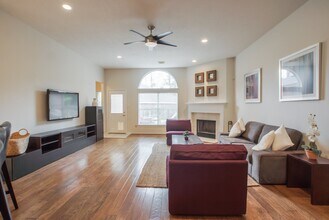 3 N Queenscliff Cir in Spring, TX - Building Photo - Building Photo