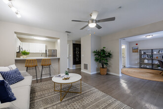 The Monroe Apartment Homes in Tallahassee, FL - Foto de edificio - Interior Photo