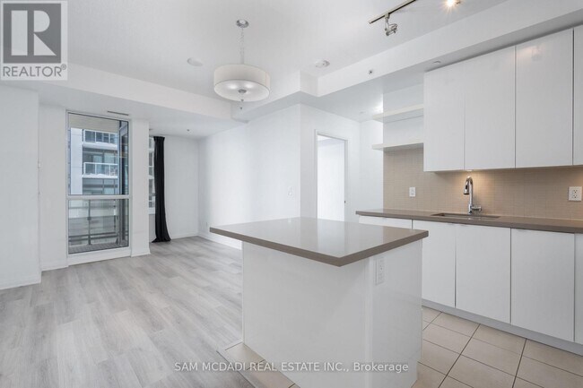 59-359 Annie Craig Dr in Toronto, ON - Building Photo - Building Photo