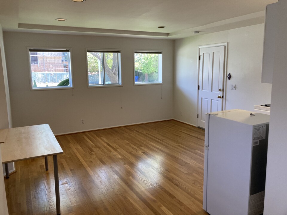 1209 Arizona Ave, Unit 1 in Santa Monica, CA - Building Photo