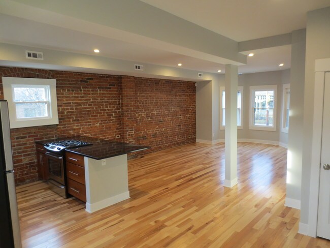 4415 Franklin Blvd, Unit B in Cleveland, OH - Building Photo - Building Photo