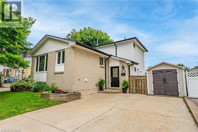 12 Quinlan Ct in Hamilton, ON - Building Photo - Building Photo