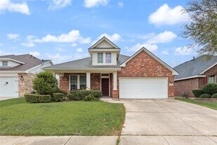 832 Ridge Point Dr in Grand Prairie, TX - Building Photo