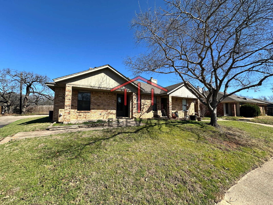 5717 Ranchogrande Dr in Arlington, TX - Building Photo