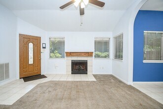 8562 Laurel Trails Dr in Houston, TX - Building Photo - Building Photo