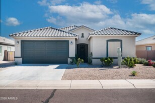 43633 Yucca Ln in Maricopa, AZ - Building Photo