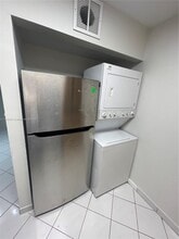 10041 Winding Lake Rd in Sunrise, FL - Building Photo - Building Photo