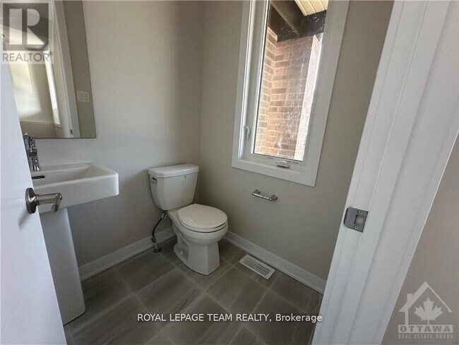199 Conservancy Dr in Ottawa, ON - Building Photo - Building Photo