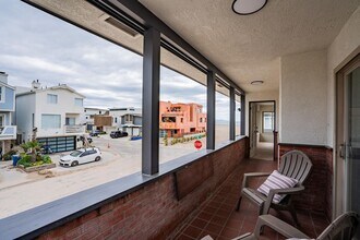 3700-3702 Ocean Dr in Oxnard, CA - Building Photo - Building Photo