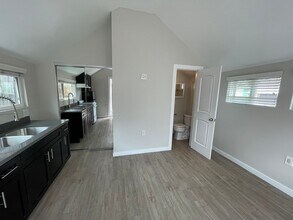 5137 Muir Ave-Unit -5137 - 06 in San Diego, CA - Building Photo - Building Photo