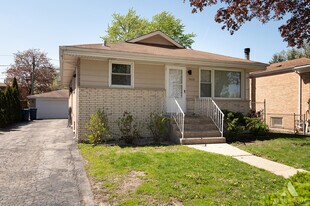 9416 80th Ct in Hickory Hills, IL - Building Photo