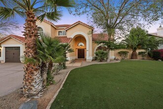 8830 E Carol Way in Scottsdale, AZ - Building Photo - Building Photo