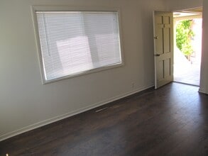 8 Dell St, Unit 8 in Mill Valley, CA - Foto de edificio - Building Photo