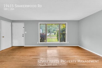 19415 Shakerwood Rd in Warrensville Heights, OH - Building Photo - Building Photo