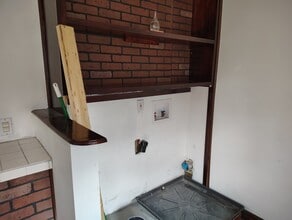 337 1/2 W South St, Unit Upstairs in Wooster, OH - Foto de edificio - Building Photo