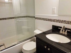 100 E 53rd St-Unit -3FL in New York, NY - Building Photo - Building Photo