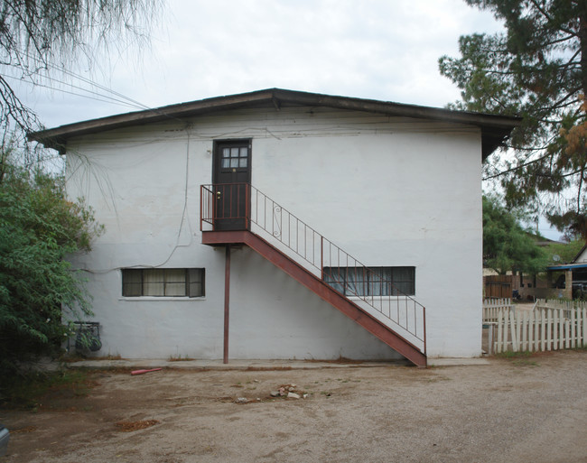 127 E Navajo Rd in Tucson, AZ - Foto de edificio - Building Photo