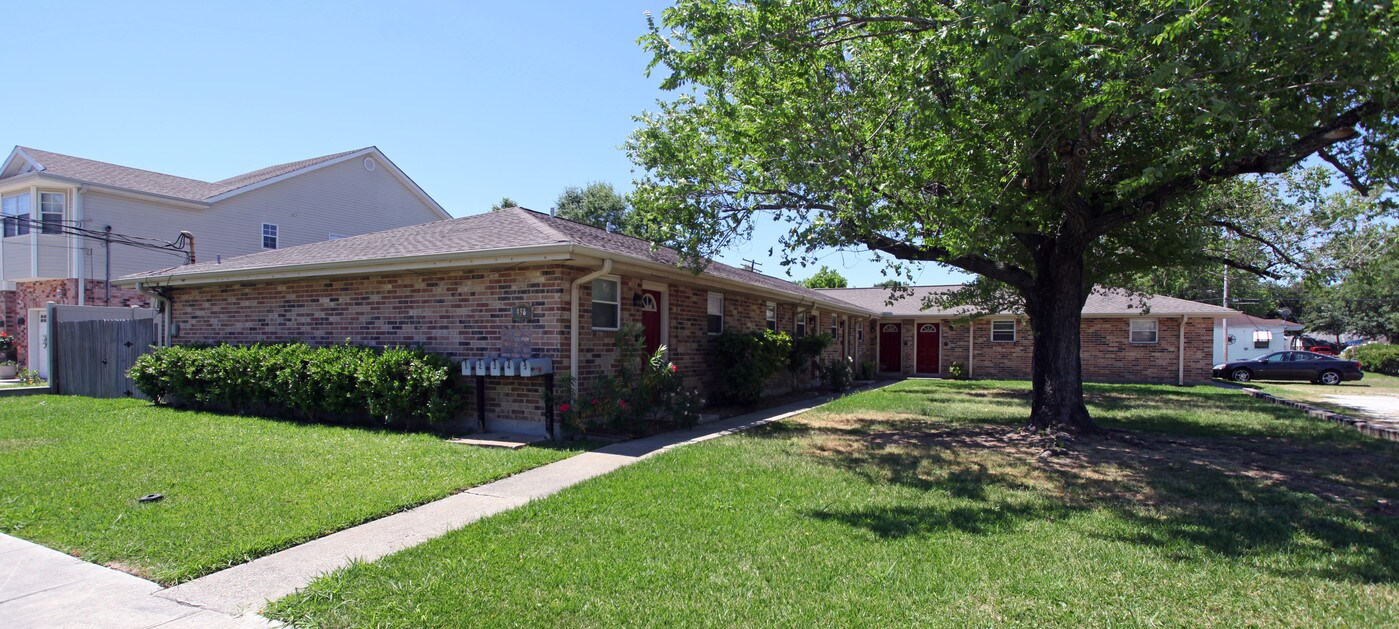 498 Oak Ave in New Orleans, LA - Building Photo