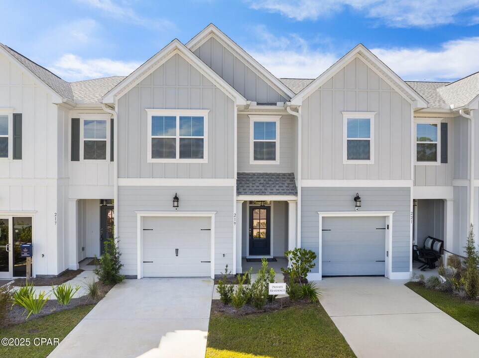 219 Skylah Ln in Panama City Beach, FL - Building Photo