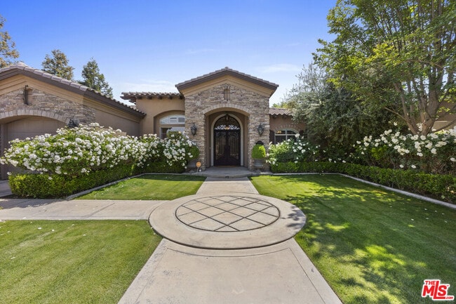 2206 Ribble Valley Dr in Bakersfield, CA - Building Photo - Building Photo