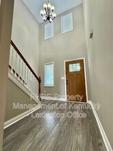 2056 Drummond Dr in Lexington, KY - Building Photo - Building Photo