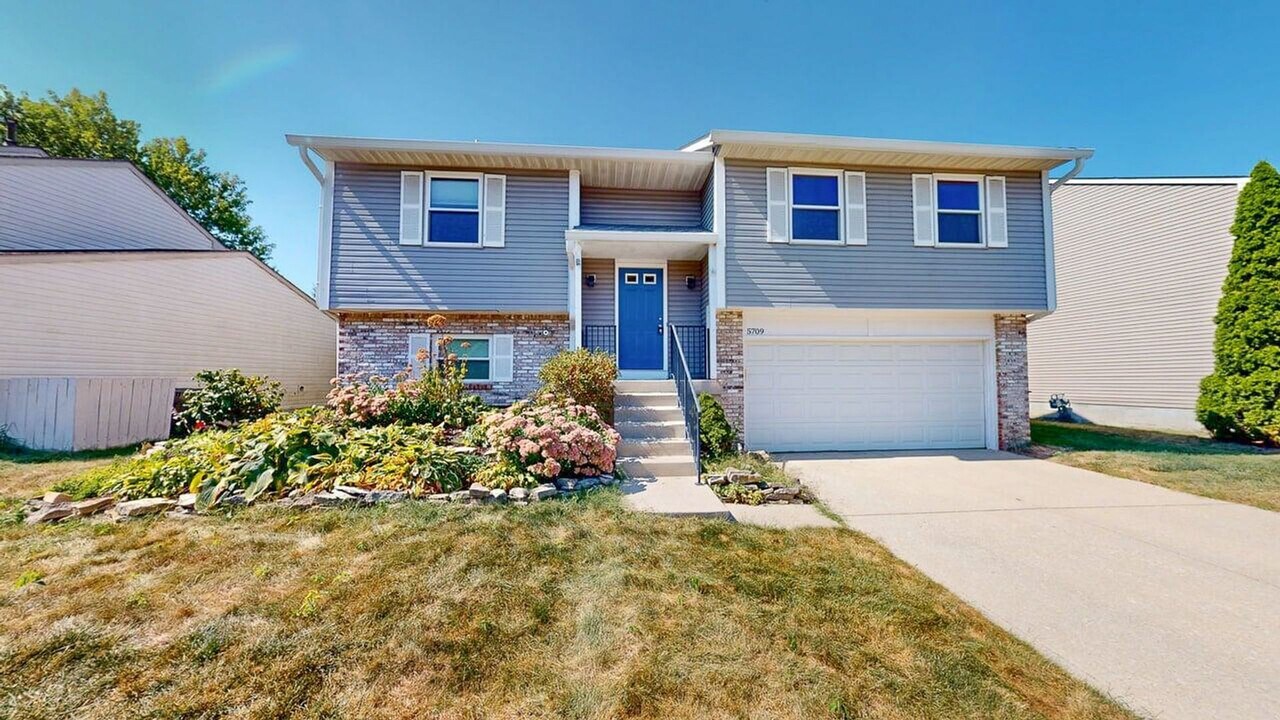 5709 Nike Dr in Hilliard, OH - Building Photo