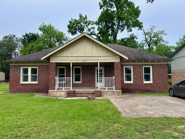 property at 217 Maryland St
