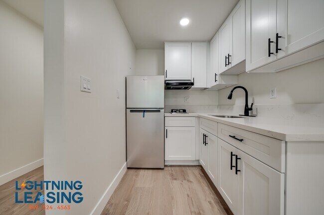 428 S Venice Blvd in Los Angeles, CA - Building Photo - Building Photo