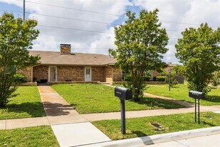 2731 Forest Grove Dr in Richardson, TX - Building Photo