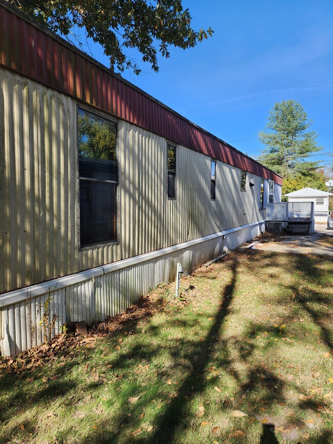 200 Carroll St in Pawnee, IL - Foto de edificio - Building Photo