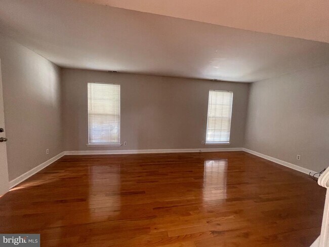 4 Brookview Dr in Mantua, NJ - Building Photo - Building Photo