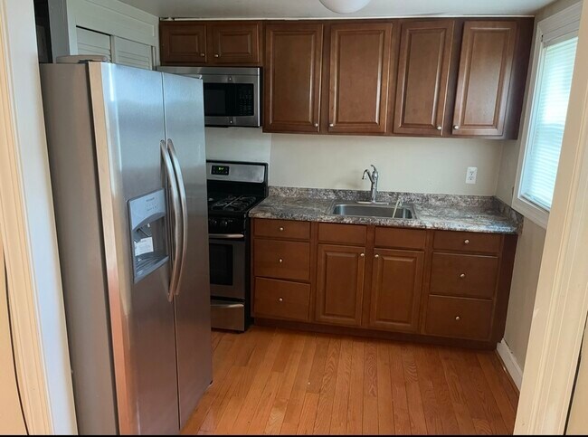 2513 Colebrooke Dr in Temple Hills, MD - Building Photo - Building Photo