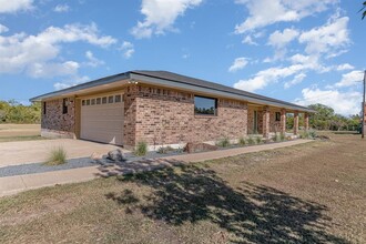 1208 Ramble Creek Dr in Pflugerville, TX - Building Photo - Building Photo