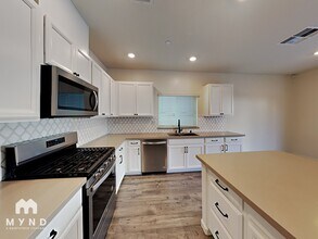 3831 Berrybridge St in Sacramento, CA - Building Photo - Building Photo