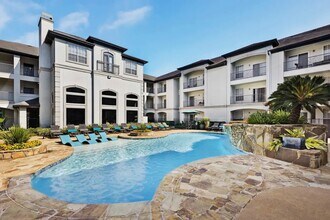 2303 Louisiana St in Houston, TX - Foto de edificio - Building Photo