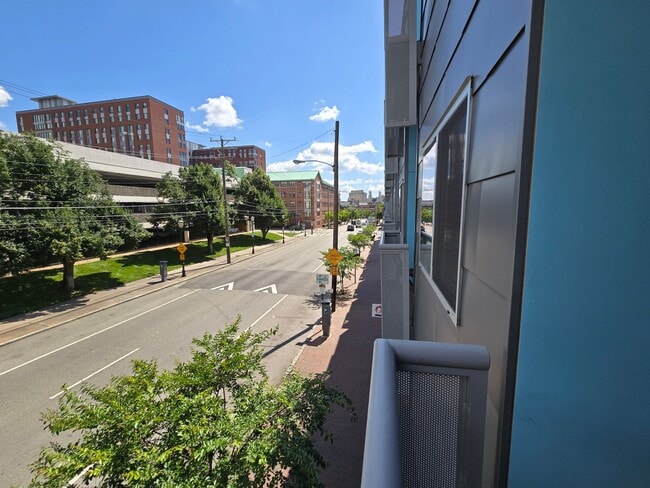 805 W Cary St, Unit 216