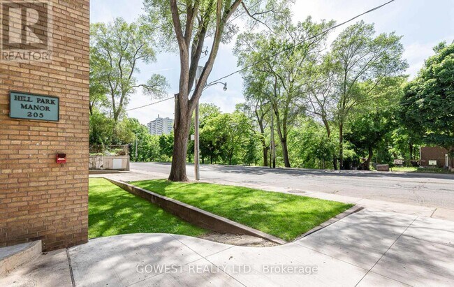 205 Keele St in Toronto, ON - Building Photo - Building Photo