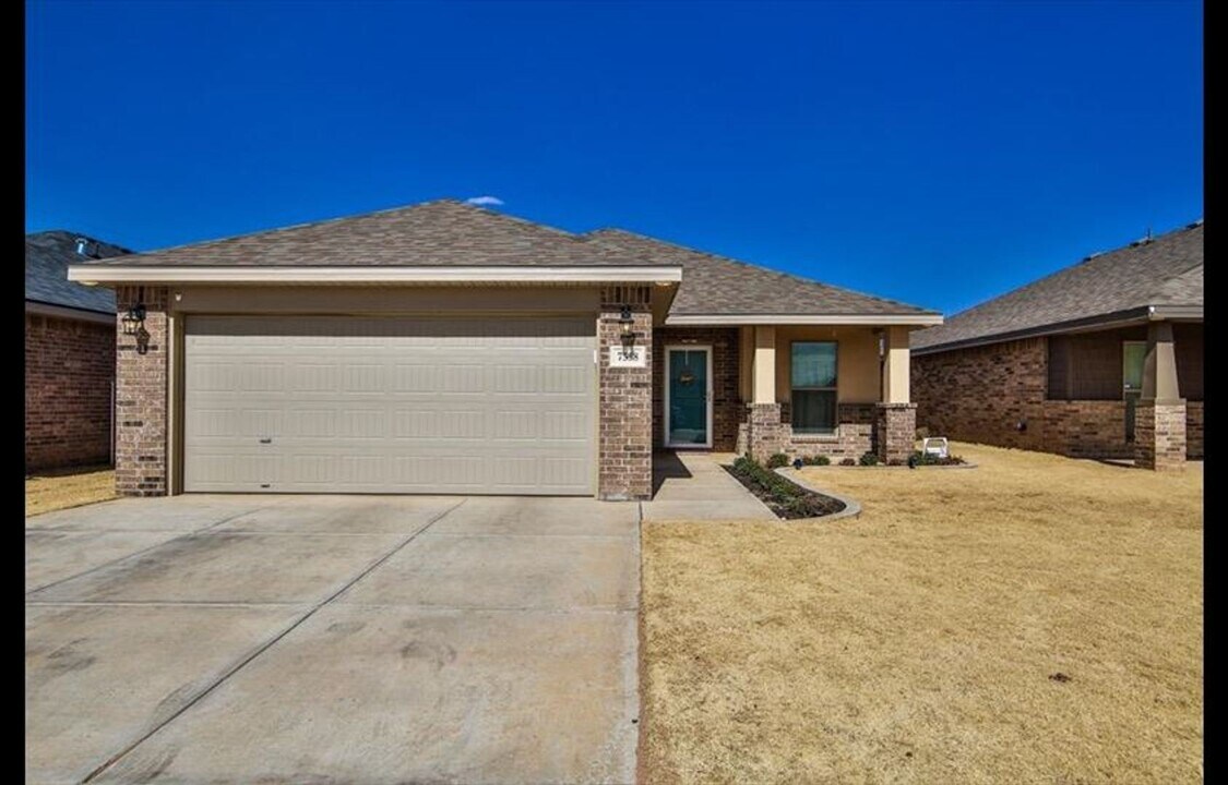 7538 104th St in Lubbock, TX - Building Photo