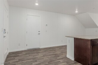 12186 Scarlet Ember Rd in Las Vegas, NV - Building Photo - Building Photo